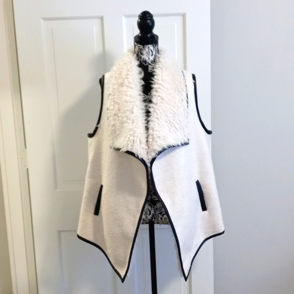 🌫Live A Little🌫 - Faux Fur Shearling Cardigan Vest